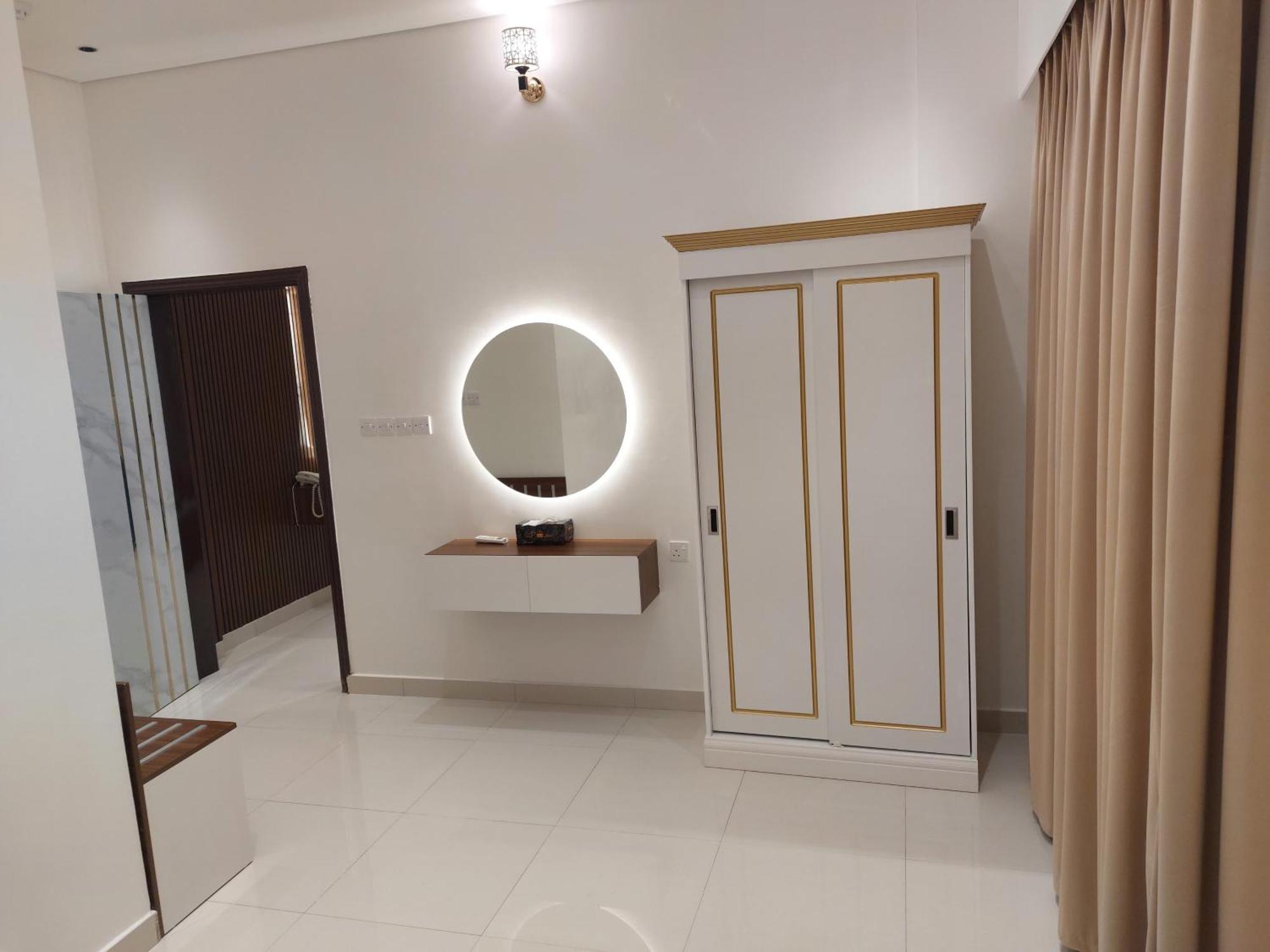 Mabahj Garnatha Hotels Sohar Bagian luar foto