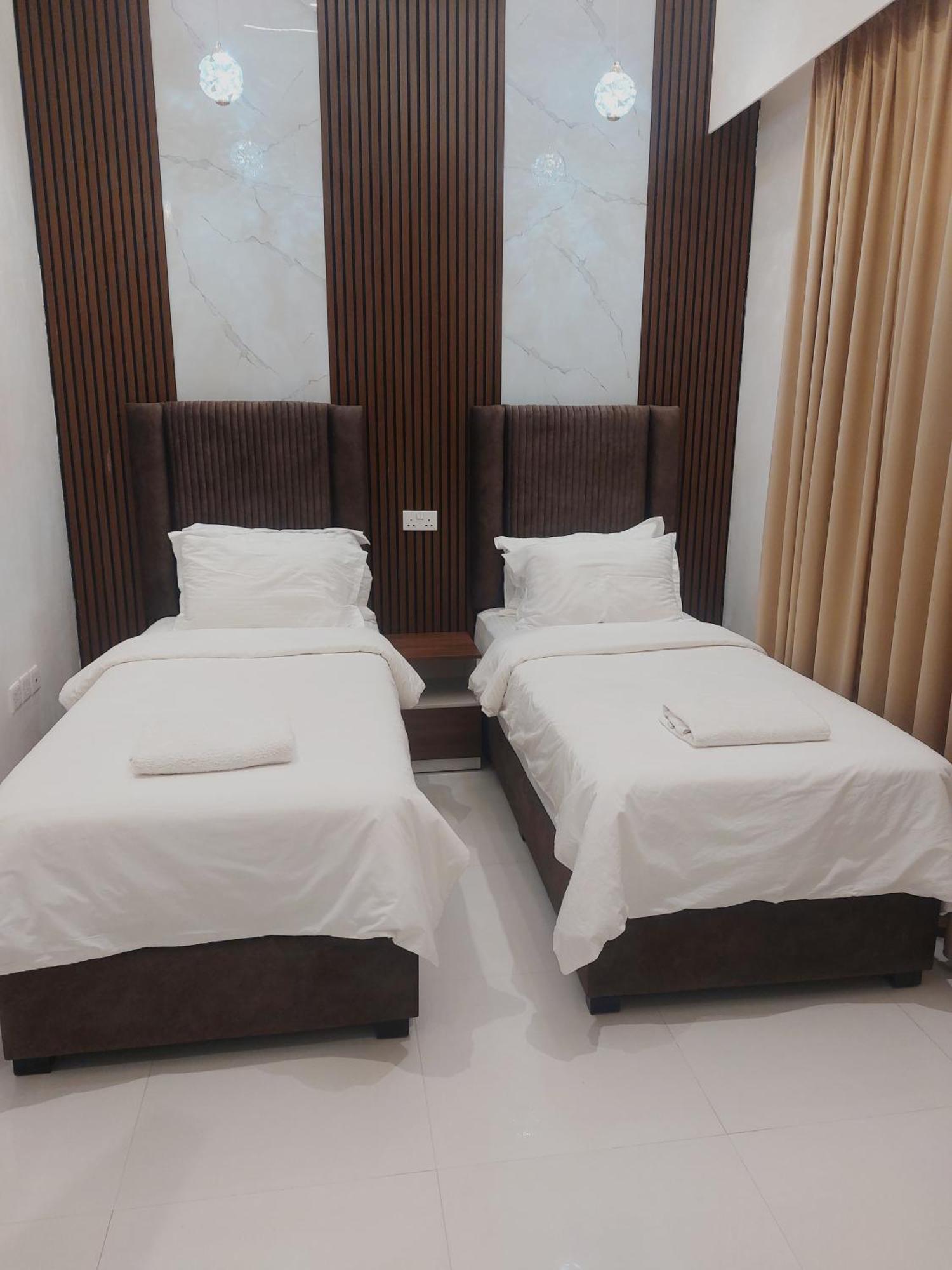 Mabahj Garnatha Hotels Sohar Bagian luar foto
