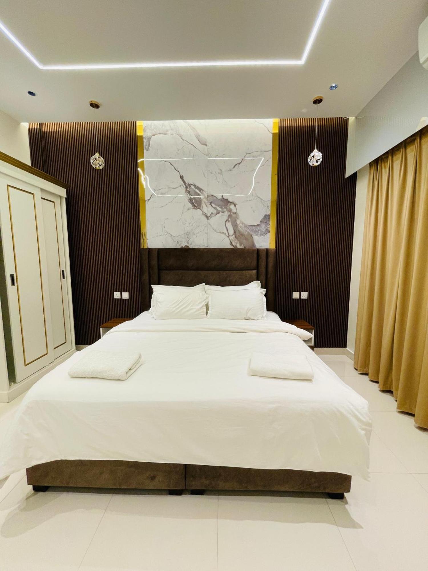 Mabahj Garnatha Hotels Sohar Bagian luar foto