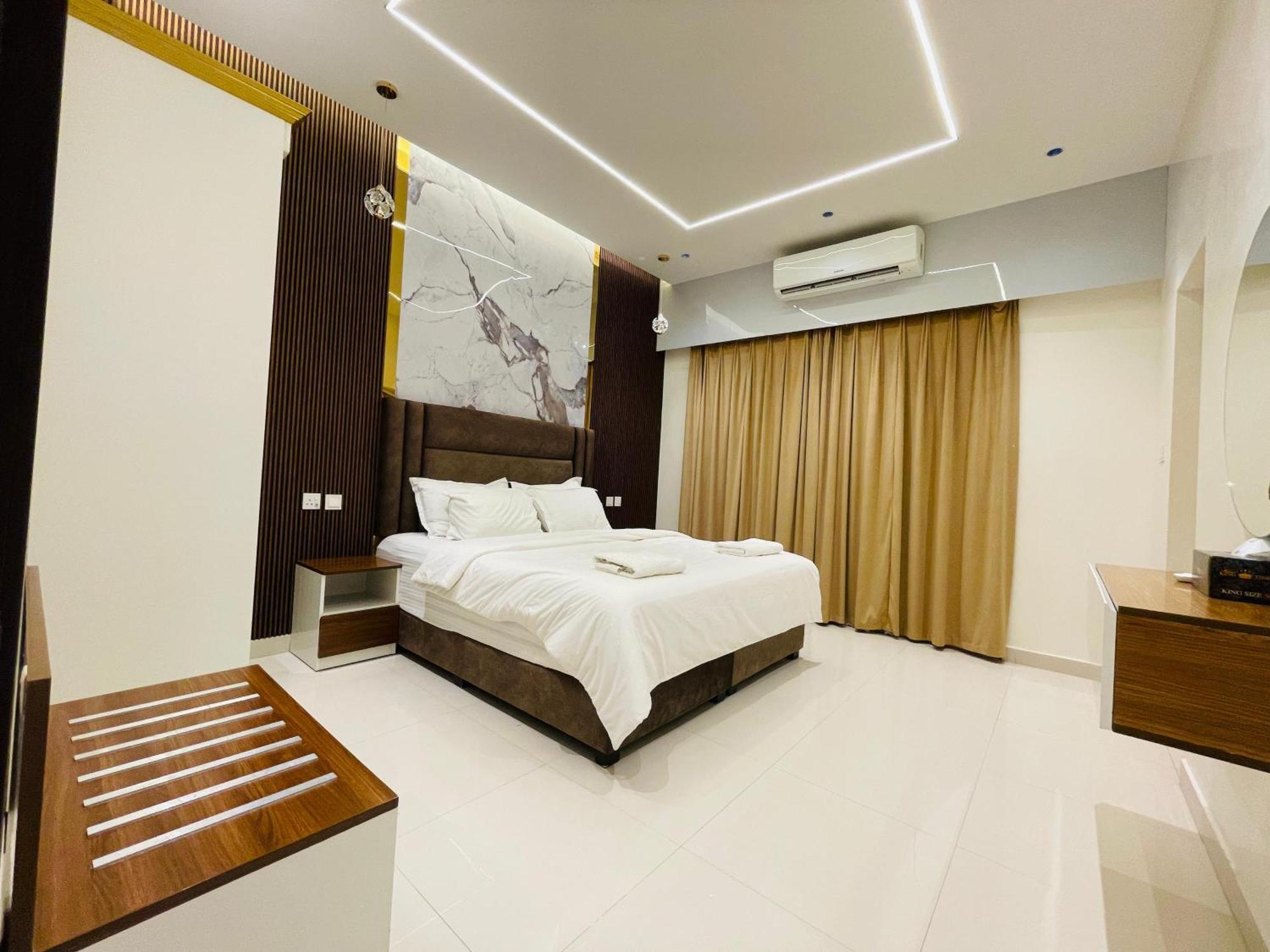 Mabahj Garnatha Hotels Sohar Bagian luar foto