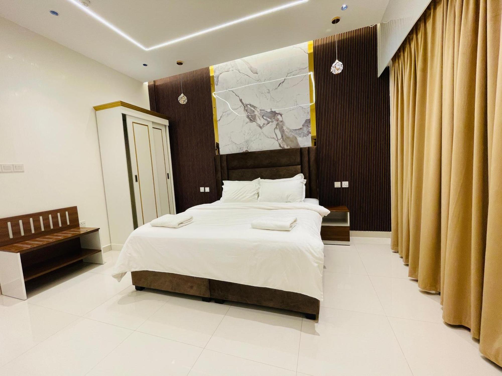 Mabahj Garnatha Hotels Sohar Bagian luar foto